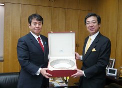http://www.aptsec.org/sites/default/files/Upload-files/SG-Photos/image001.jpg